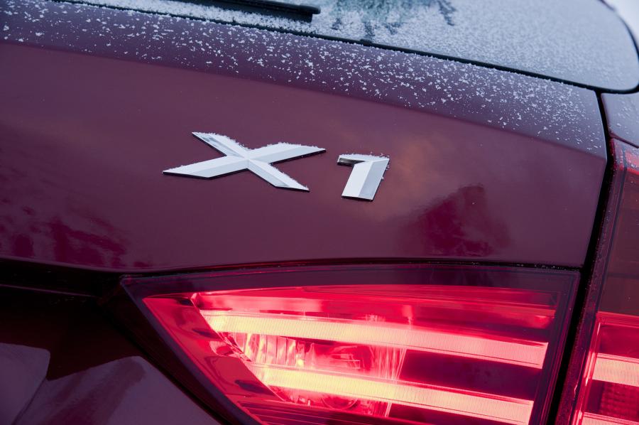  BMW X1 xDrive 2.8i TwinTurbo 2010 года  (фото 17 из 136)
